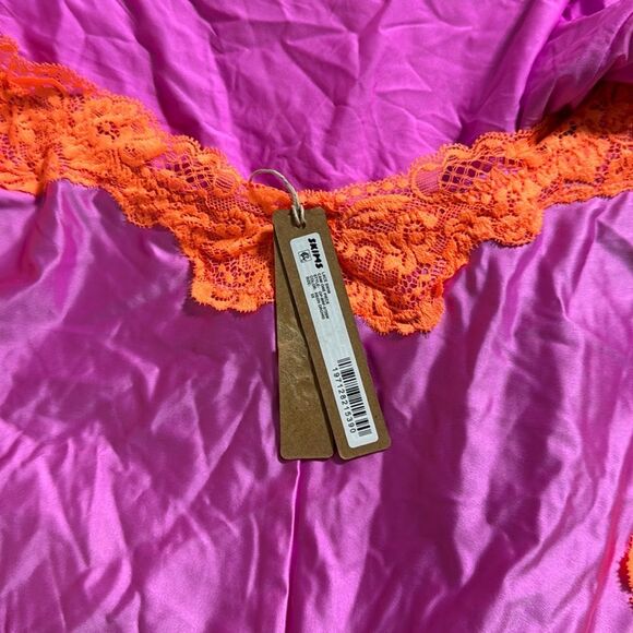 skims lace swim cami one piece neon orchid - Picture 5 of 5